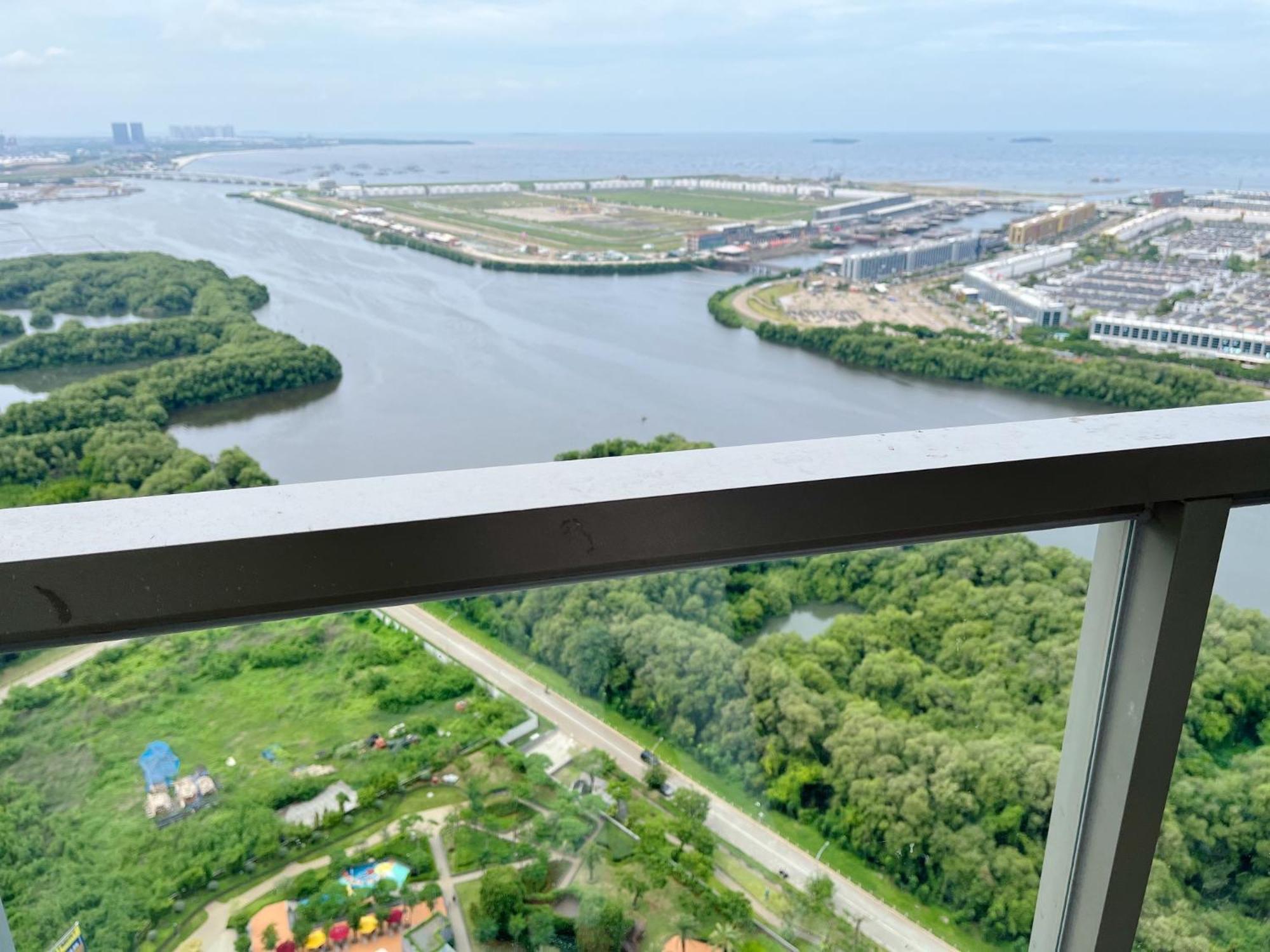 Gold Coast Pik Sea View Apartments By Longesuites Jakarta Chambre photo