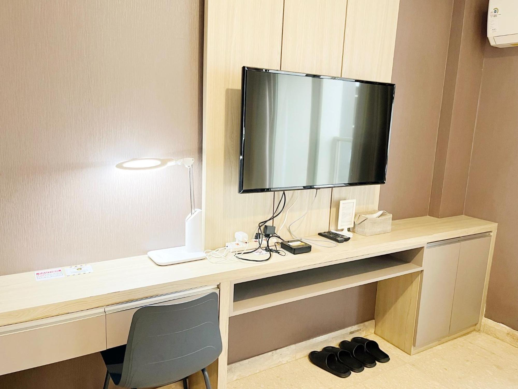 Gold Coast Pik Sea View Apartments By Longesuites Jakarta Chambre photo